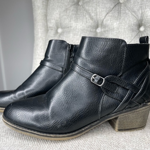 White Mountain Vegan Faux Leather Boots Booties Side Zip Boots Size 8M - Picture 2 of 5